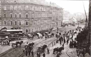Lokomotivtransport um 1900 über den Dresdner Platz 